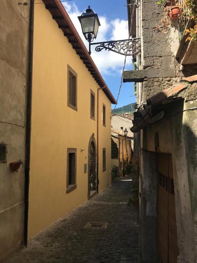 La Rocca House Apartment Soriano nel Cimino Luaran gambar